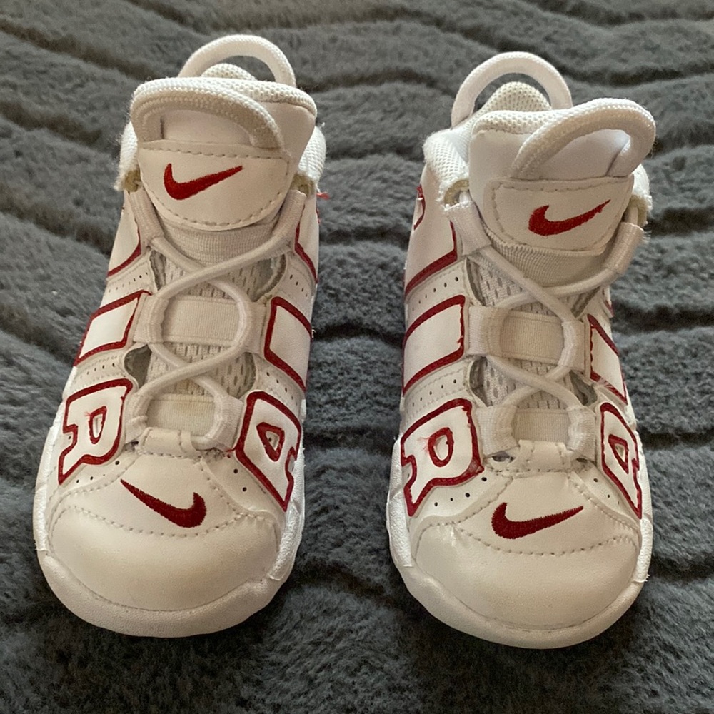 Nike 6C boys gym shoe sneaker